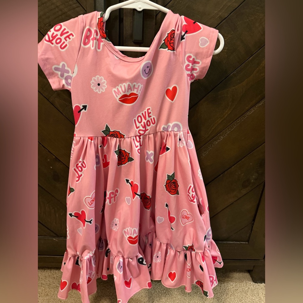 Size 4t, maybe worn two times